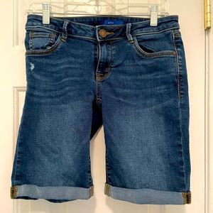 Apt 9 Light Wash Jean Shorts - new without tags!